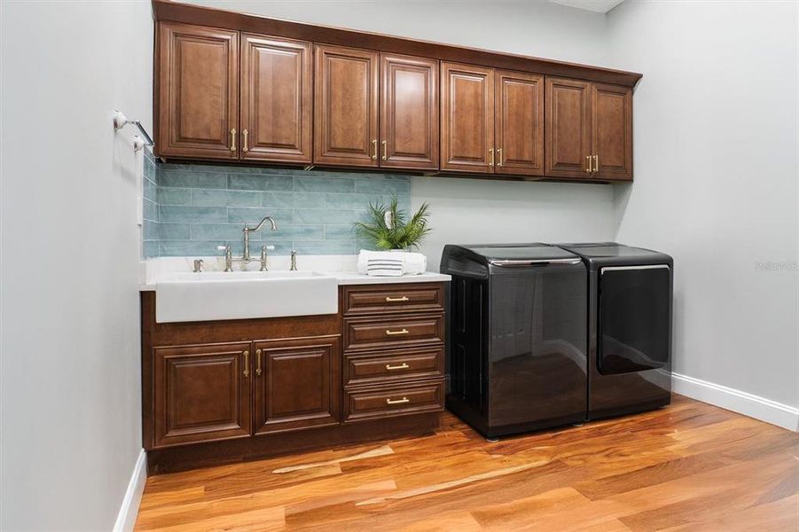 Furnished interior view inside a new home in , Micanopy (Image 22).