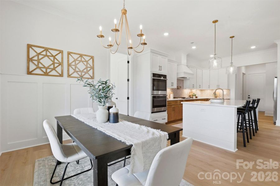 dining area w/ crown molding
