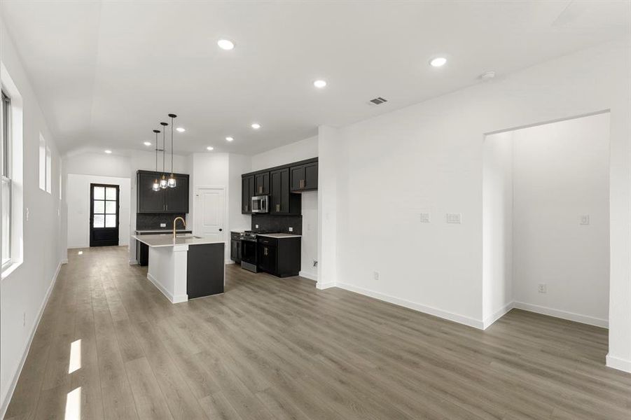 14. 14200 Gallatin - Dining (3)