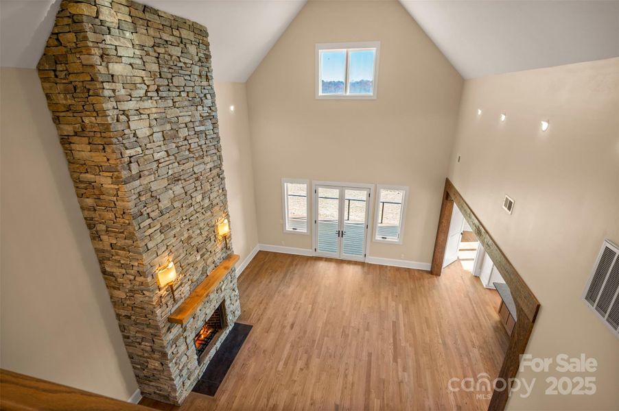 Spacious, unfurnished interior of a new home in , Tryon (Image 24).