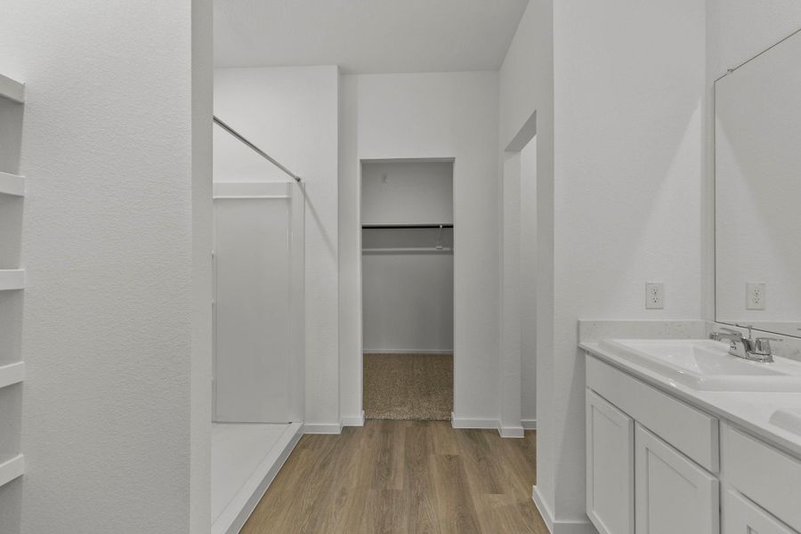 Furnished interior view inside a new home in Lake Conroe Cove, Willis (Image 6).