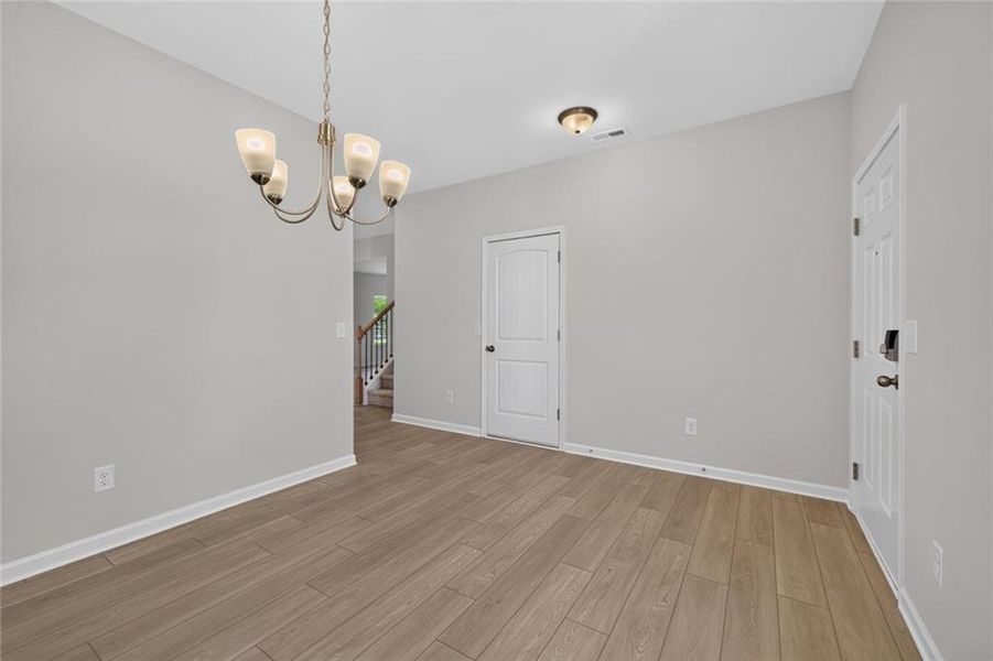 Spacious, unfurnished interior of a new home in Southbend, Rome (Image 50).