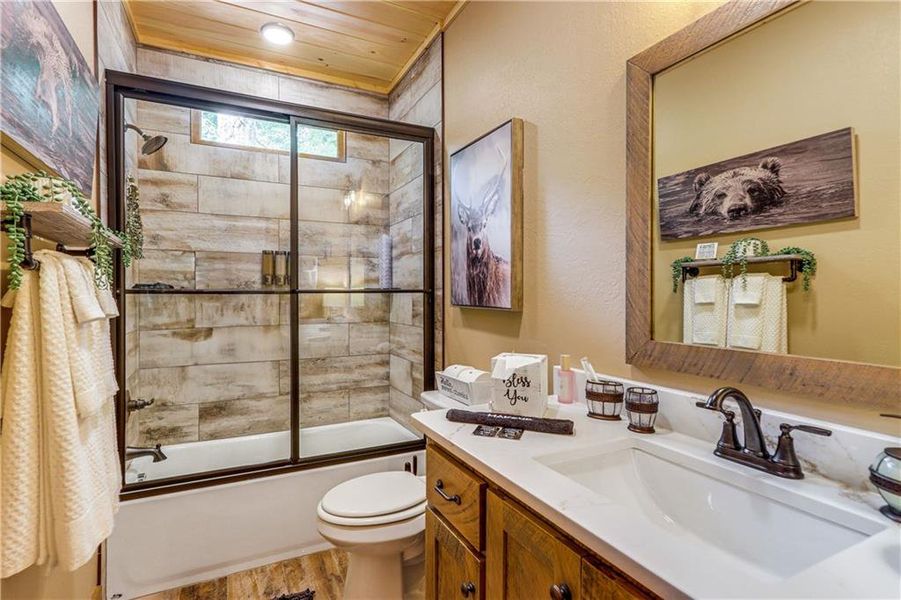 Furnished interior view inside a new home in , Ellijay (Image 49).