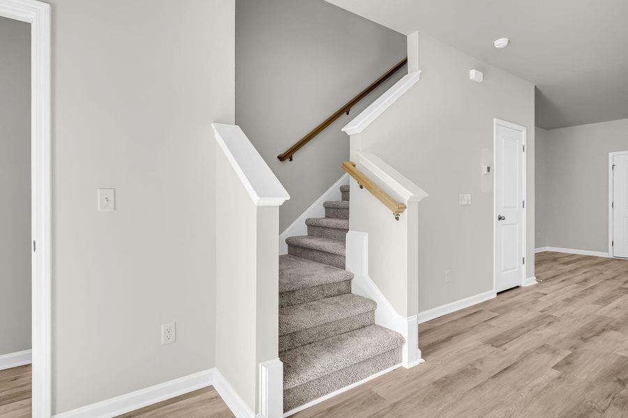 Spacious, unfurnished interior of a new home in Lakeview Commons, Goose Creek (Image 26).
