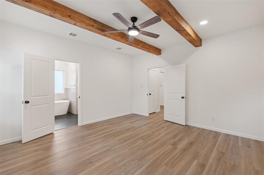 Spacious, unfurnished interior of a new home in , Granbury (Image 16). Spacious, unfurnished interior of a new home in , Granbury (Image 16).