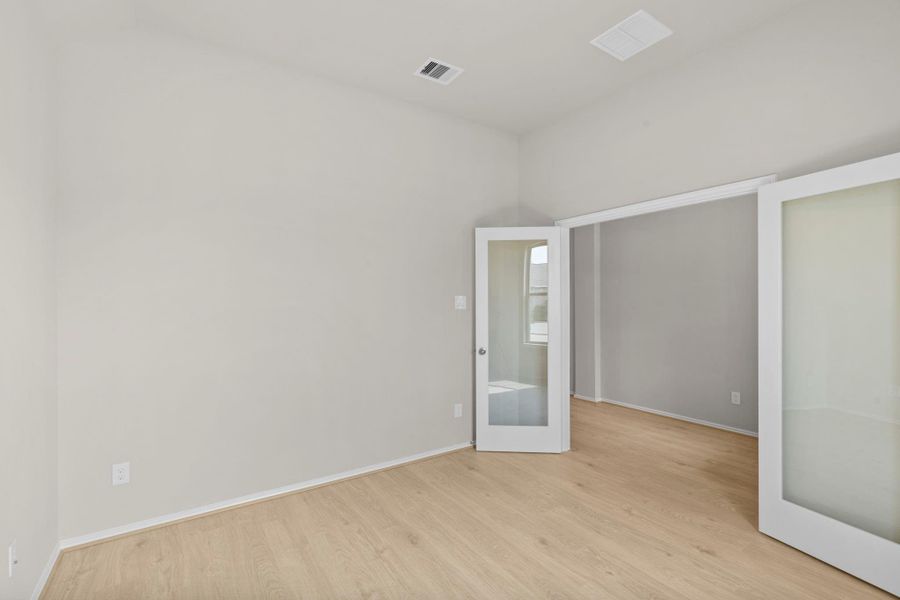 Spacious, unfurnished interior of a new home in Dunham Pointe, Cypress (Image 17).