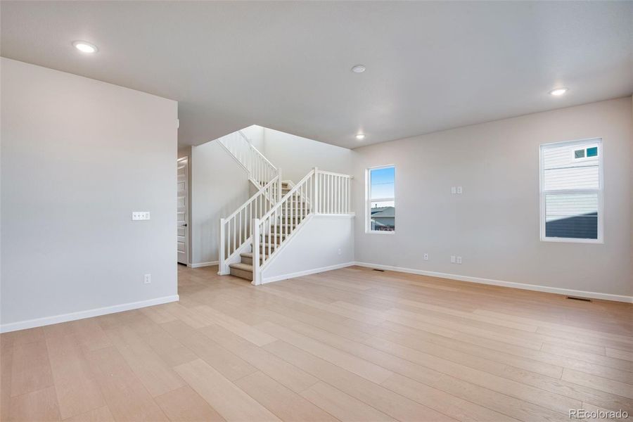 Spacious, unfurnished interior of a new home in Prelude at Sterling Ranch, Littleton (Image 45).