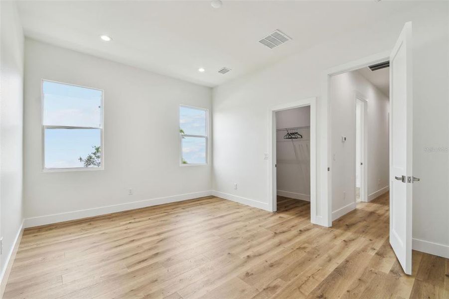 Spacious, unfurnished interior of a new home in , St. Petersburg (Image 22). Spacious, unfurnished interior of a new home in , St. Petersburg (Image 22).