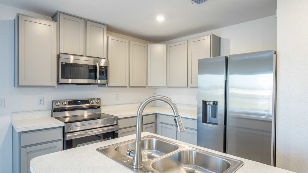 Representative interior finishes for a home built from the Violet by Maronda Homes in Cape Coral, Cape Coral (Image 16).