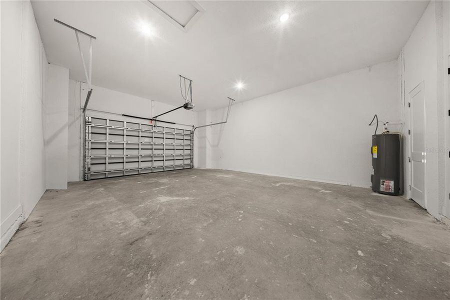 Spacious, unfurnished interior of a new home in , Port Charlotte (Image 70). Spacious, unfurnished interior of a new home in , Port Charlotte (Image 70).