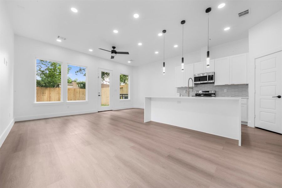 Spacious, unfurnished interior of a new home in , Houston (Image 20). Spacious, unfurnished interior of a new home in , Houston (Image 20).
