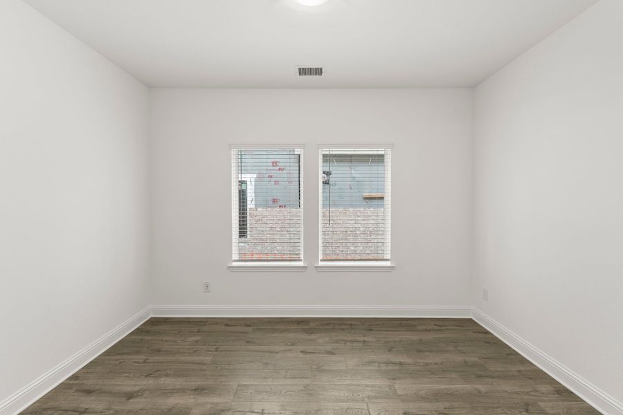 Spacious, unfurnished interior of a new home in Walden Pond, Forney (Image 20).