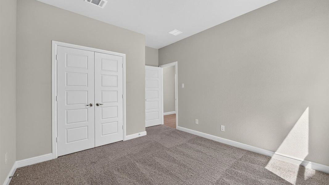 Representative unfurnished interior of a home built from the Desert Willow by D.R. Horton in Treeline, Justin (Image 30).