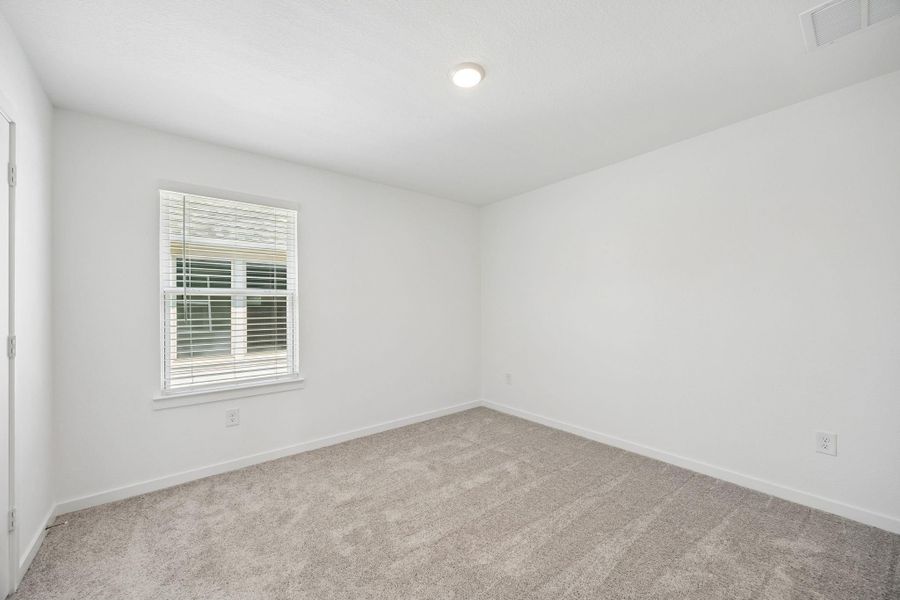 Spacious, unfurnished interior of a new home in Pulte Homes at Two Step Farm, Montgomery (Image 17).