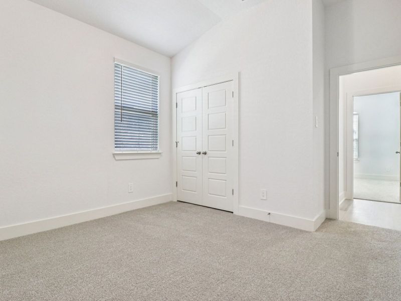 Spacious, unfurnished interior of a new home in Sagebrooke - Classic Series, San Antonio (Image 24).