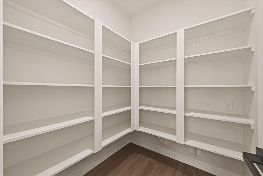 Spacious, unfurnished interior of a new home in , Deer Park (Image 22).