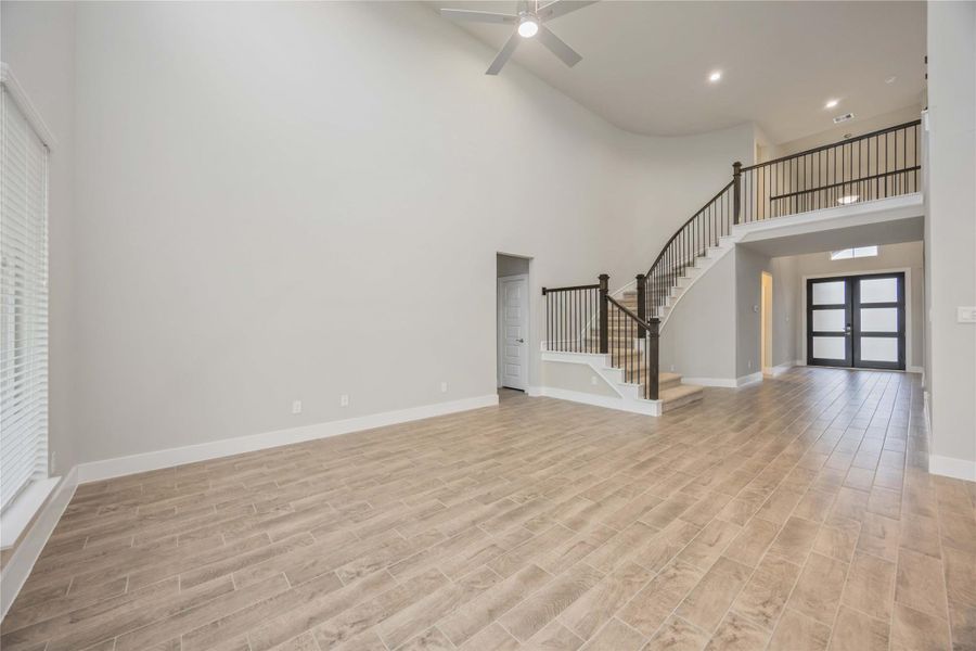 Spacious, unfurnished interior of a new home in Briarwood Crossing, Rosenberg (Image 24).
