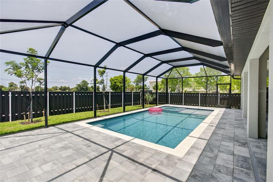 Exterior details and patio area of a home in , Cape Coral (Image 28).