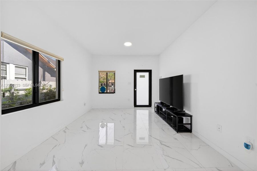 Spacious, unfurnished interior of a new home in , Miami (Image 21).