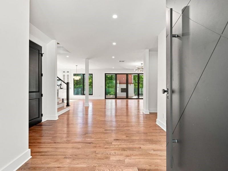 Spacious, unfurnished interior of a new home in , Marietta (Image 26).