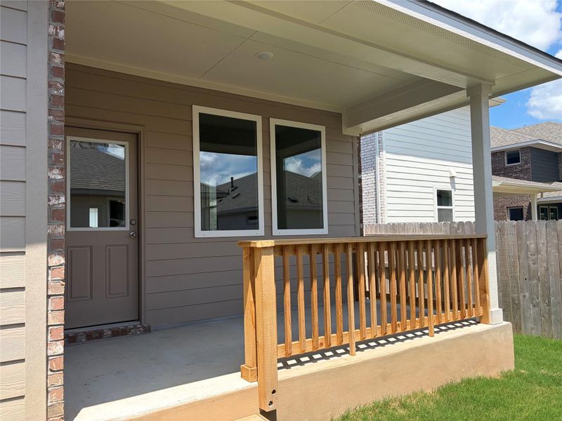 Exterior details and patio area of a home in , San Marcos (Image 3).