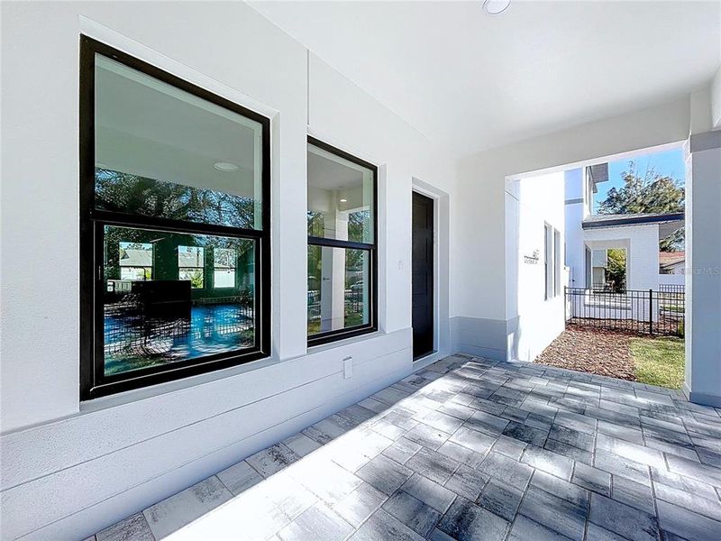 Exterior details and patio area of a home in , St. Petersburg (Image 31).