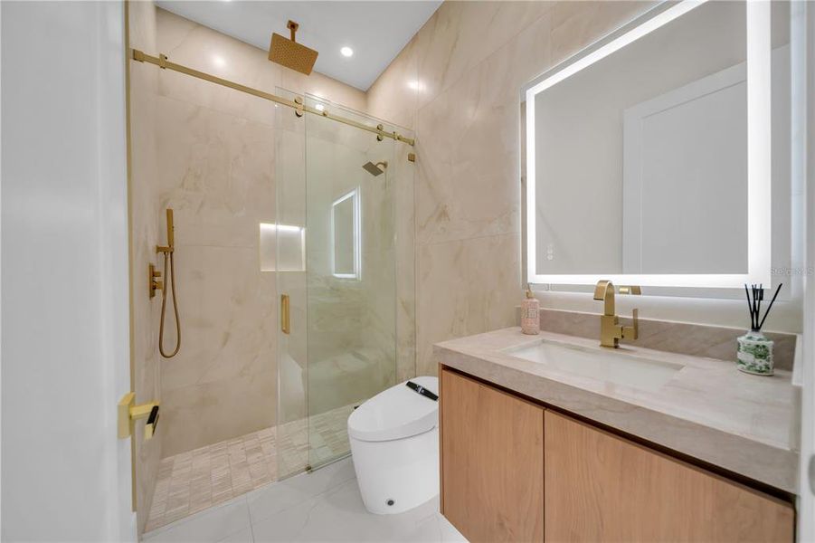 Furnished interior view inside a new home in , Cape Coral (Image 12).
