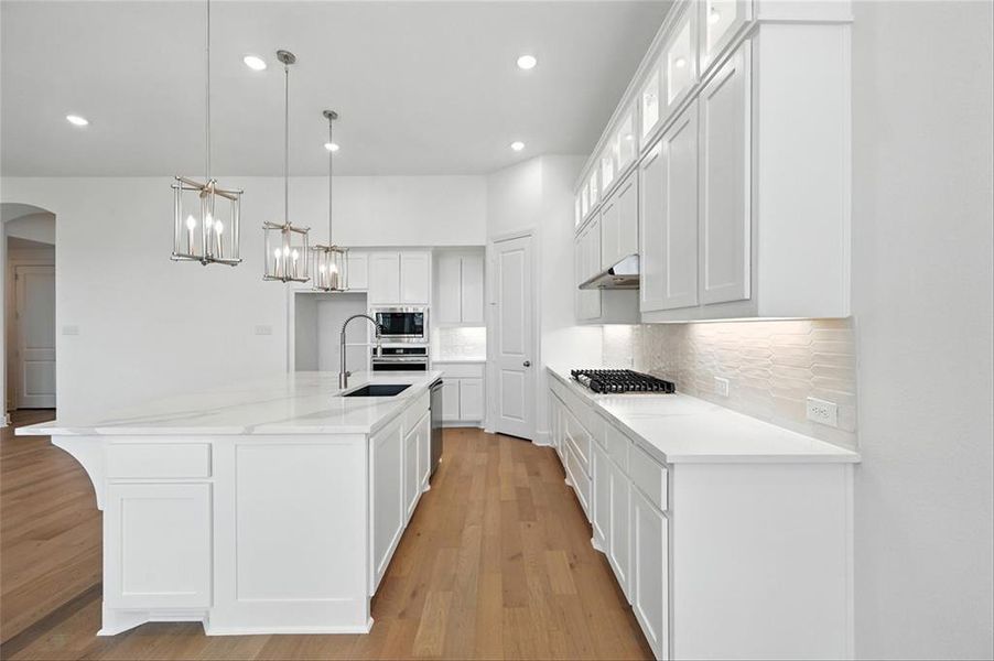 Furnished interior view inside a new home in Dove Hollow, Waxahachie (Image 11).