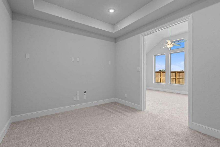 Spacious, unfurnished interior of a new home in Valencia 70', Manvel (Image 32).