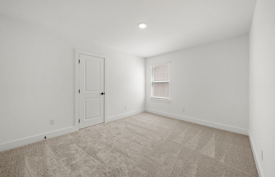 Spacious, unfurnished interior of a new home in Crosswinds, Kyle (Image 28).