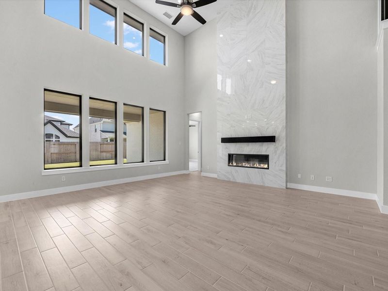 Spacious, unfurnished interior of a new home in Cross Creek Ranch 65′, Fulshear (Image 13). Spacious, unfurnished interior of a new home in Cross Creek Ranch 65′, Fulshear (Image 13).