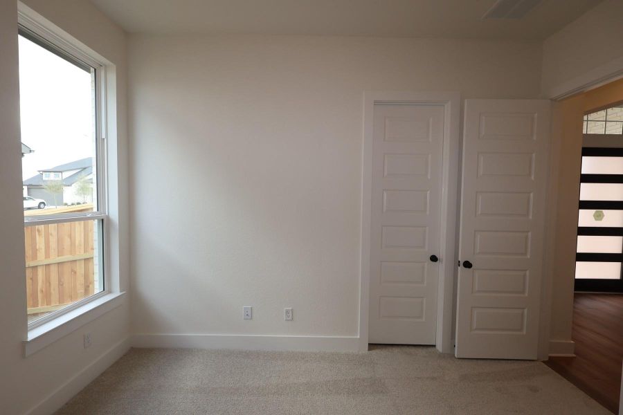 Spacious, unfurnished interior of a new home in Dunham Pointe, Cypress (Image 31).