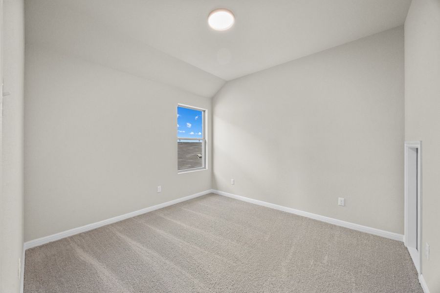 Spacious, unfurnished interior of a new home in Trinity Ranch, Elgin (Image 30).