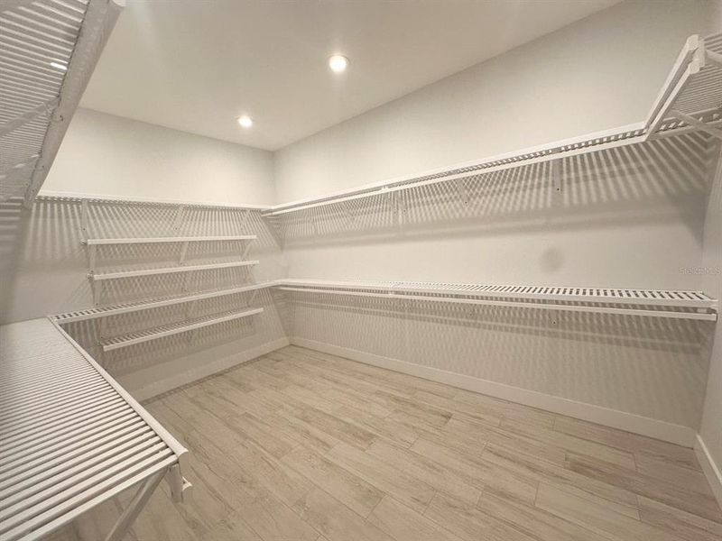 Spacious, unfurnished interior of a new home in , Winter Haven (Image 37).