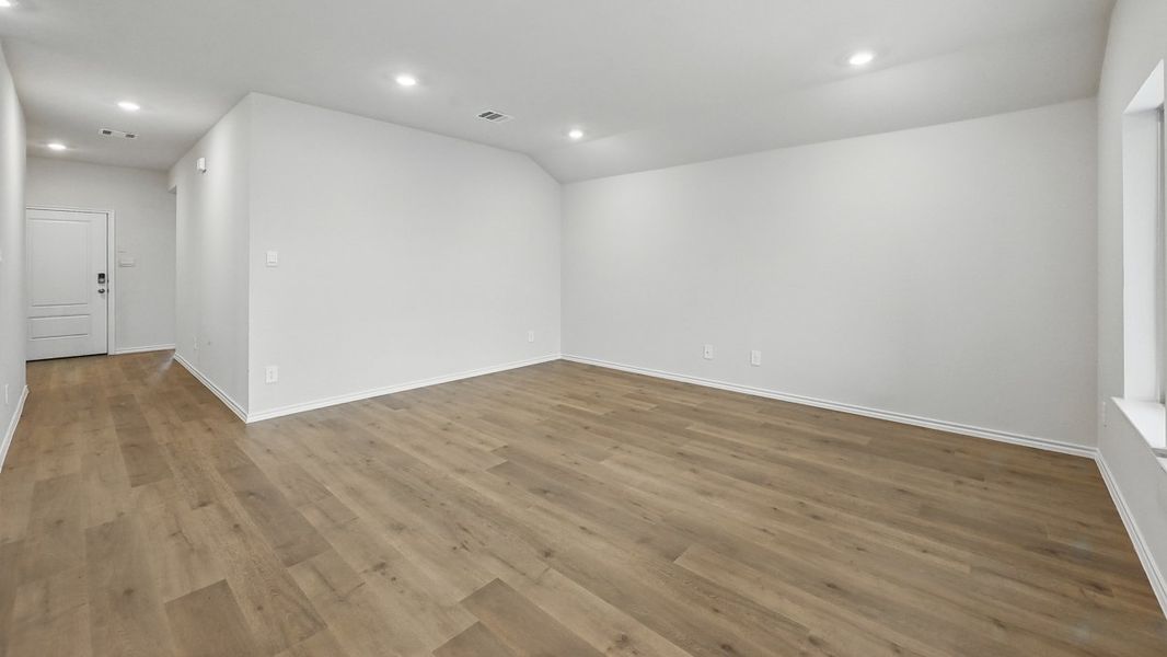 Spacious, unfurnished interior of a new home in Bluff Springs, Ferris (Image 15). Spacious, unfurnished interior of a new home in Bluff Springs, Ferris (Image 15).