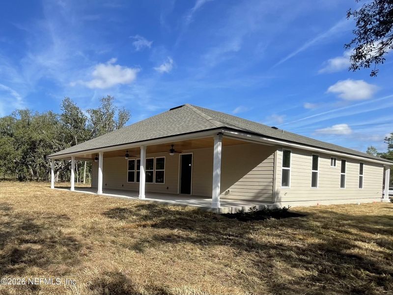 Exterior details and patio area of a home in , Keystone Heights (Image 16).