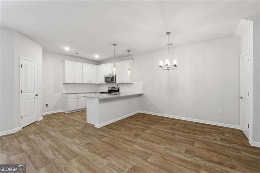 Spacious, unfurnished interior of a new home in Parkway James, Snellville (Image 15). Spacious, unfurnished interior of a new home in Parkway James, Snellville (Image 15).