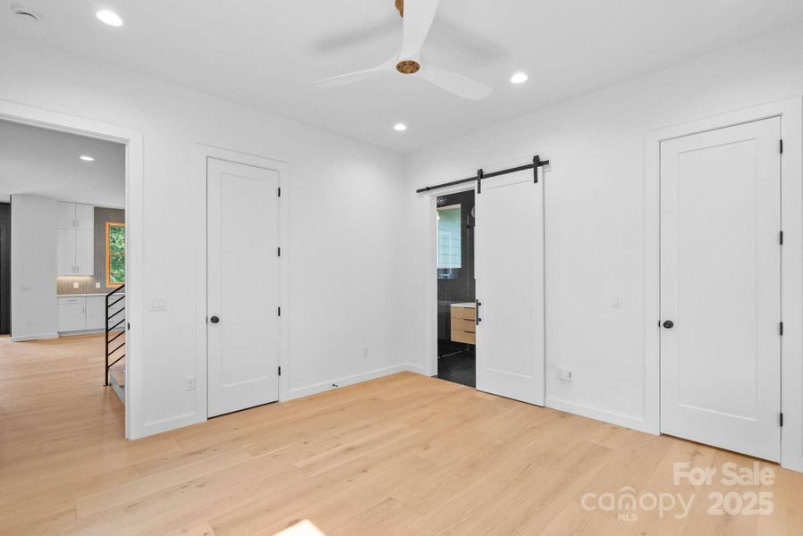 Spacious, unfurnished interior of a new home in , Asheville (Image 22).