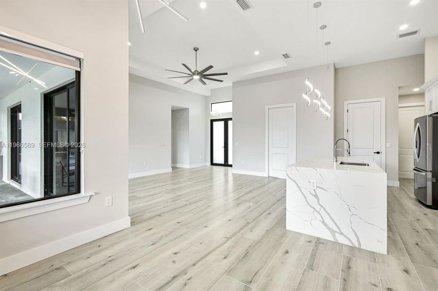 Spacious, unfurnished interior of a new home in , Cape Coral (Image 16).