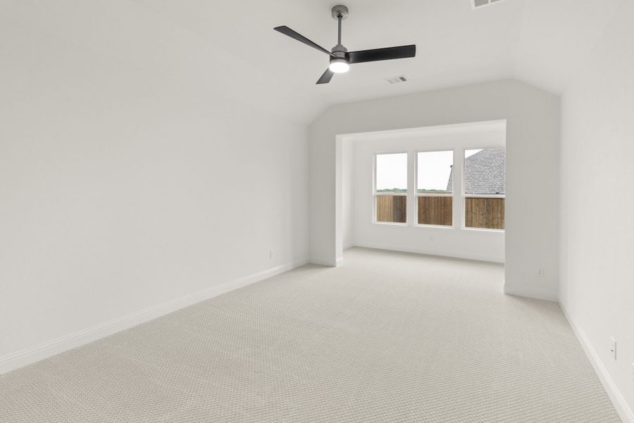 Spacious, unfurnished interior of a new home in Creekview Meadows, Pilot Point (Image 16).