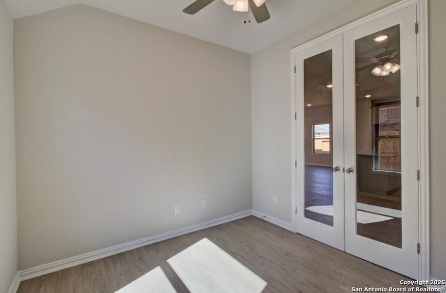 Spacious, unfurnished interior of a new home in Meyer Ranch - Enclave, New Braunfels (Image 15).