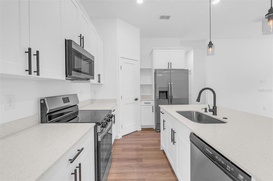 Furnished interior view inside a new home in , Dunnellon (Image 10).
