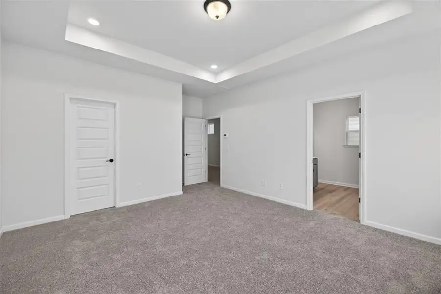 Spacious, unfurnished interior of a new home in Sanders Park, Austell (Image 28).