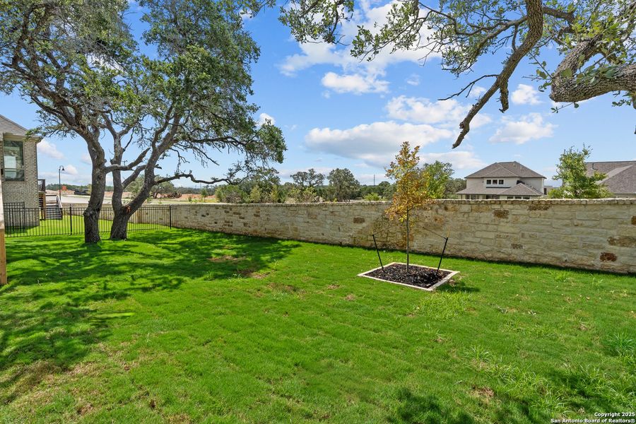 Image 38 of a home in Esperanza - 70'. Image 38 of a home in Esperanza - 70'.