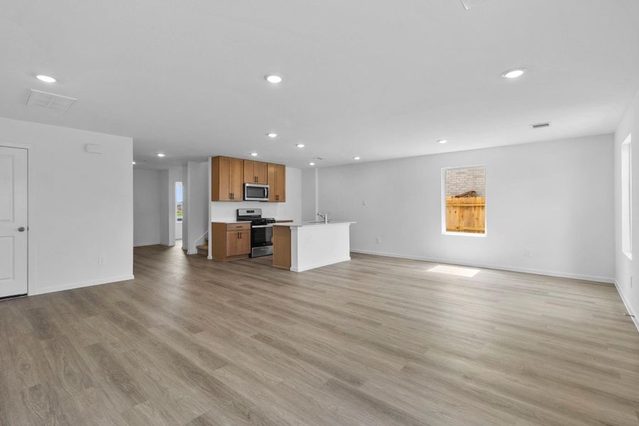 Spacious, unfurnished interior of a new home in Cypress Green, Hockley (Image 18).