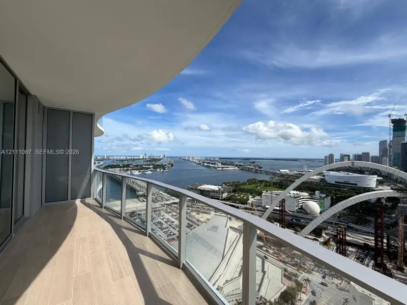 Condo located in Miami, FL showcasing its design and architecture (Image 3).