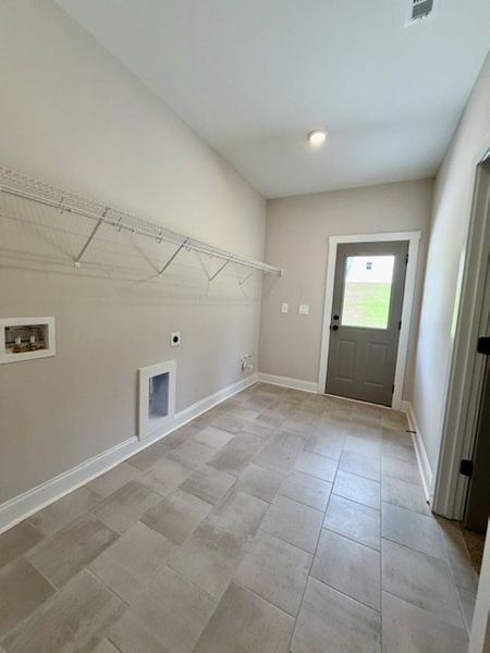 Spacious, unfurnished interior of a new home in Lakefield, Palmetto (Image 15).