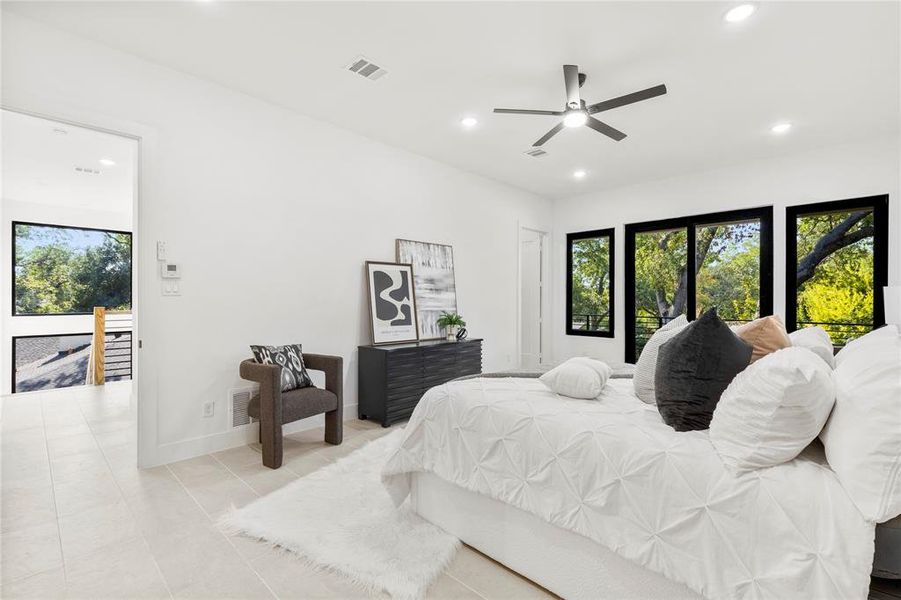 Furnished interior view inside a new home in , Dallas (Image 16).