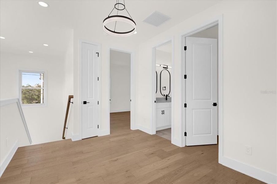 Spacious, unfurnished interior of a new home in , Orlando (Image 22).