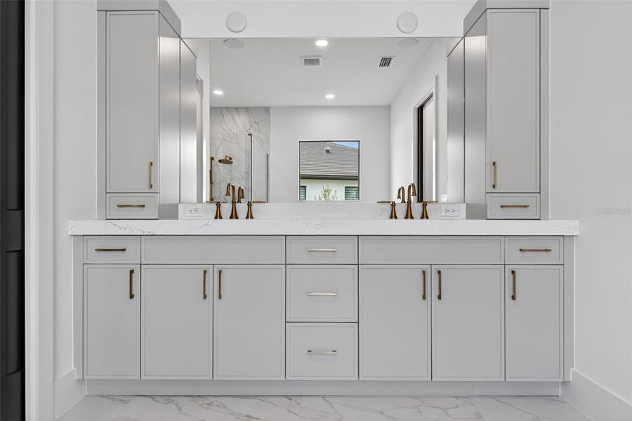 Image 76 of a home in .